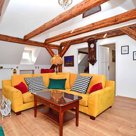 Romantic Apartment Under The Prague Castle Экстерьер фото