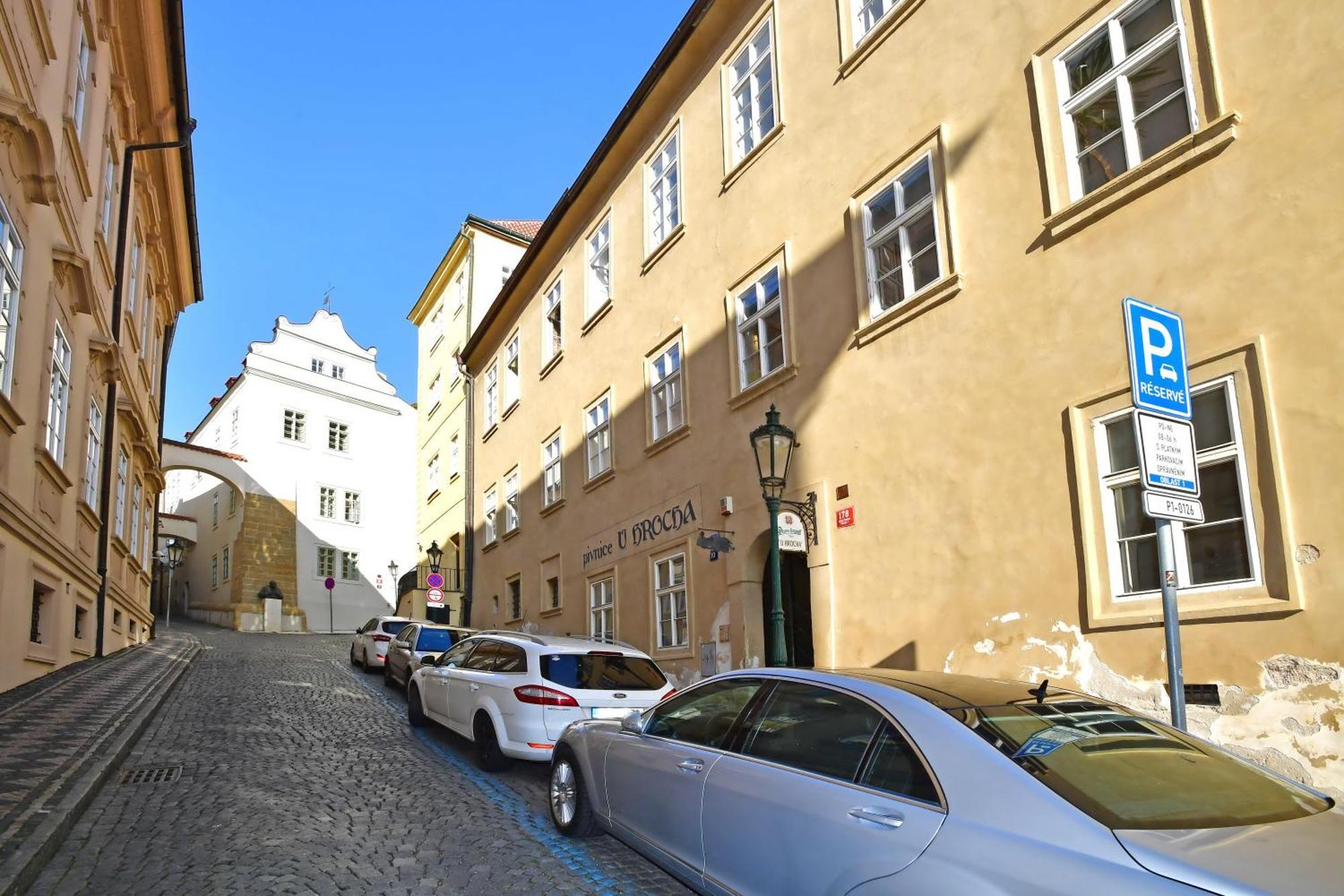 Romantic Apartment Under The Prague Castle Экстерьер фото